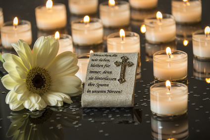 Der Verstorbenen im christlichen Rahmen zu gedenken, kann uns in der Trauer helfen.
                              Im Rahmen eines Gottesdienstes am 12. Februar, 10 Uhr in der Gnadenkirche in Rheinbach bietet,
                               sich Ihnen dafür die Gelegenheit.